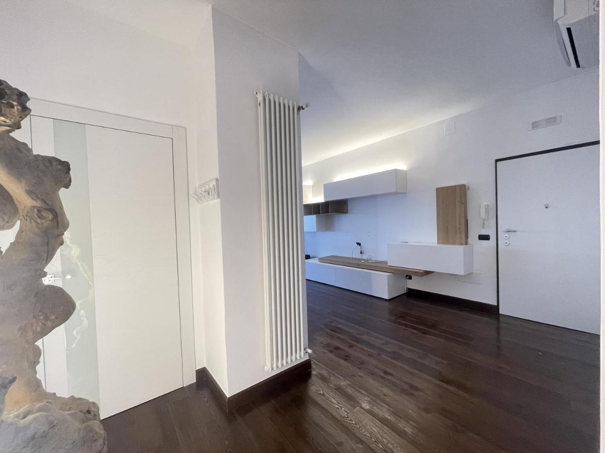 Cconforthotels Appartamento Skyline Барі Екстер'єр фото